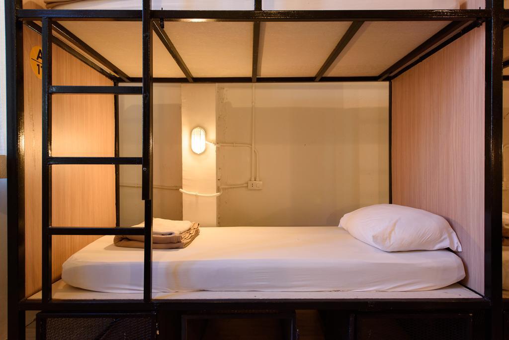 Warm White Hostel Бангкок Екстер'єр фото