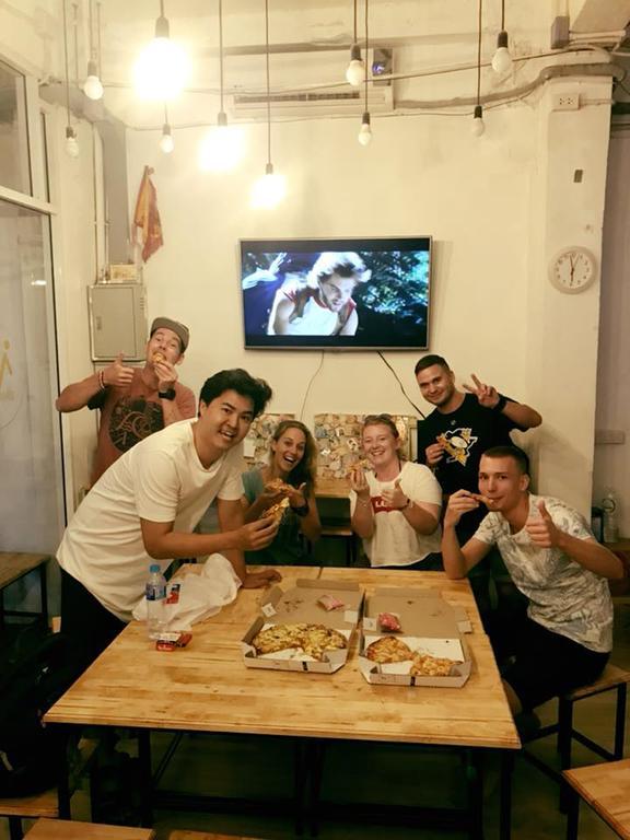 Warm White Hostel Бангкок Екстер'єр фото