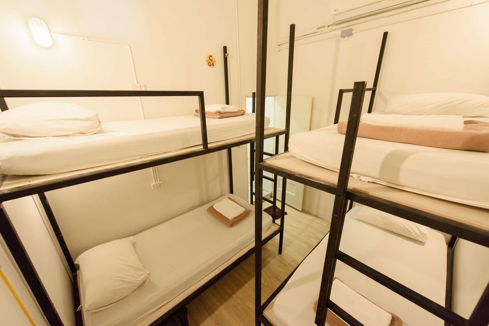 Warm White Hostel Бангкок Екстер'єр фото