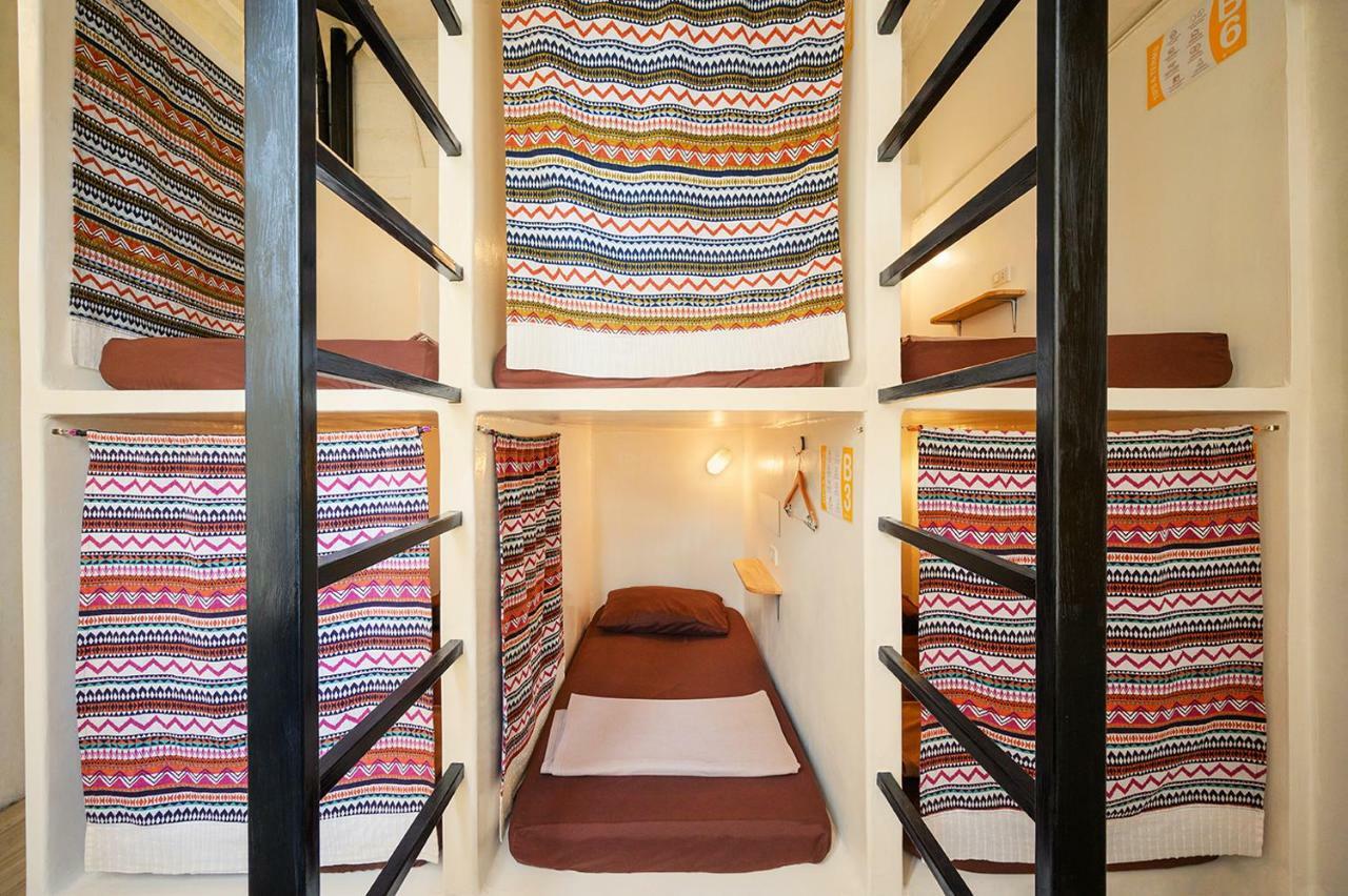 Warm White Hostel Бангкок Екстер'єр фото